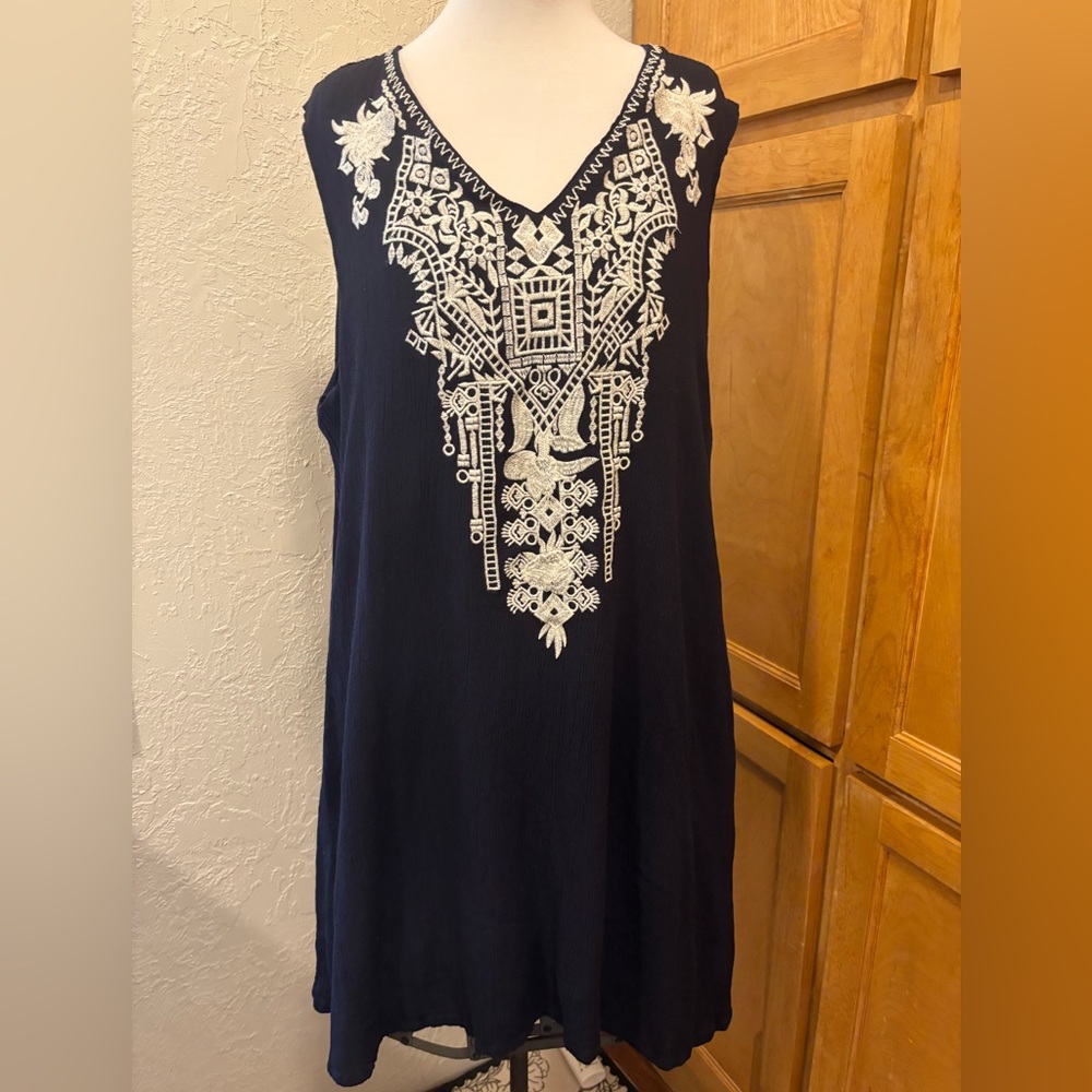 Cute Options XL. Navy Blue Embroidered‎ Rayon Tunic Dress